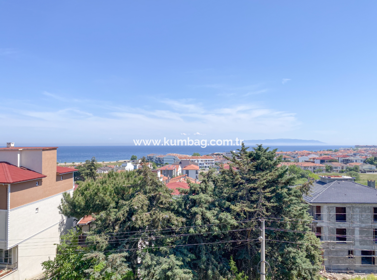 Kumbağ'da Deniz Manzaralı Geniş Balkonlu Kiralık Sıfır 2+1 Daire