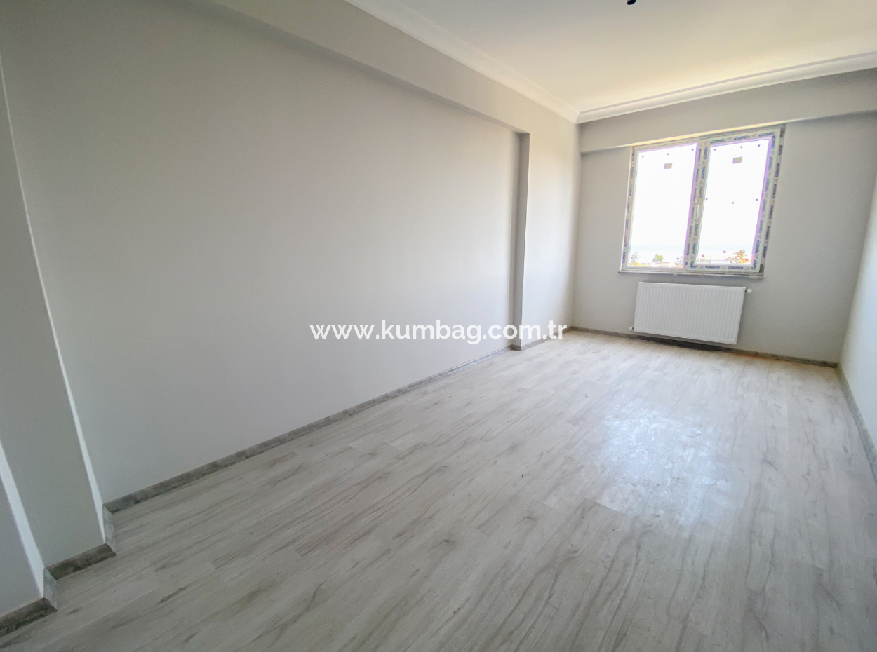Kumbağ'da Deniz Manzaralı Geniş Balkonlu Kiralık Sıfır 2+1 Daire