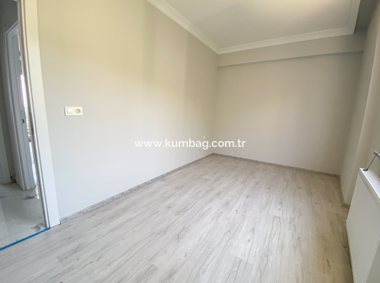Kumbağ'da Deniz Manzaralı Geniş Balkonlu Kiralık Sıfır 2+1 Daire
