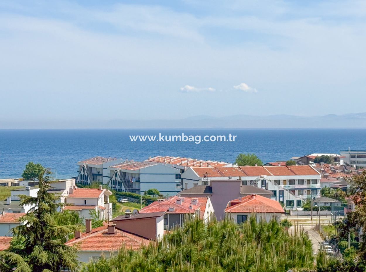 Kumbağ'da Deniz Manzaralı Geniş Balkonlu Kiralık Sıfır 2+1 Daire