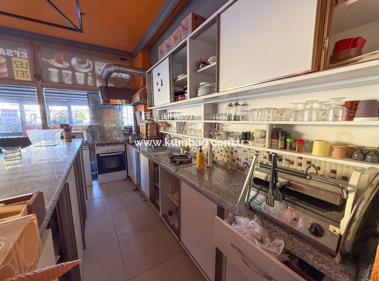 Kumbağ Cadde Üstünde Kiralık Taksim Islak Burger Dükkanı