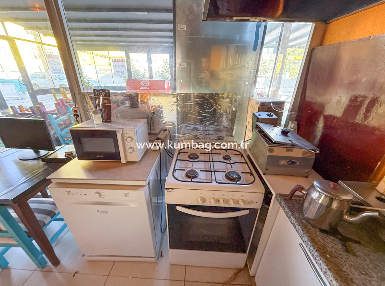 Kumbağ Cadde Üstünde Kiralık Taksim Islak Burger Dükkanı