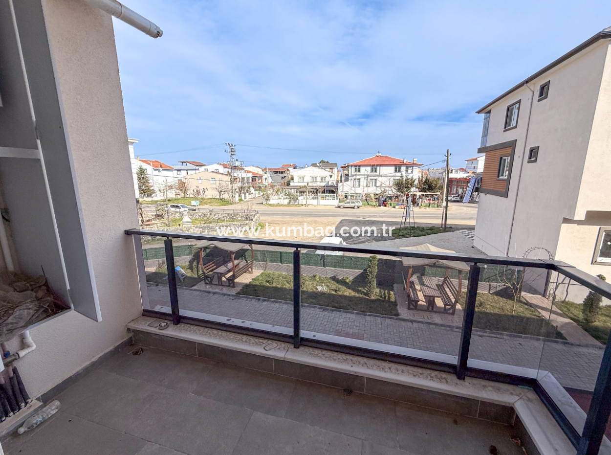 Kumbağ Ana Caddeye Sıfır Site İçinde Kiralık 1+1 Daire