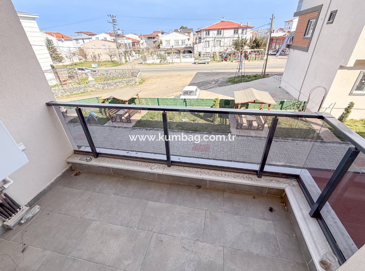 Kumbağ Ana Caddeye Sıfır Site İçinde Kiralık 1+1 Daire