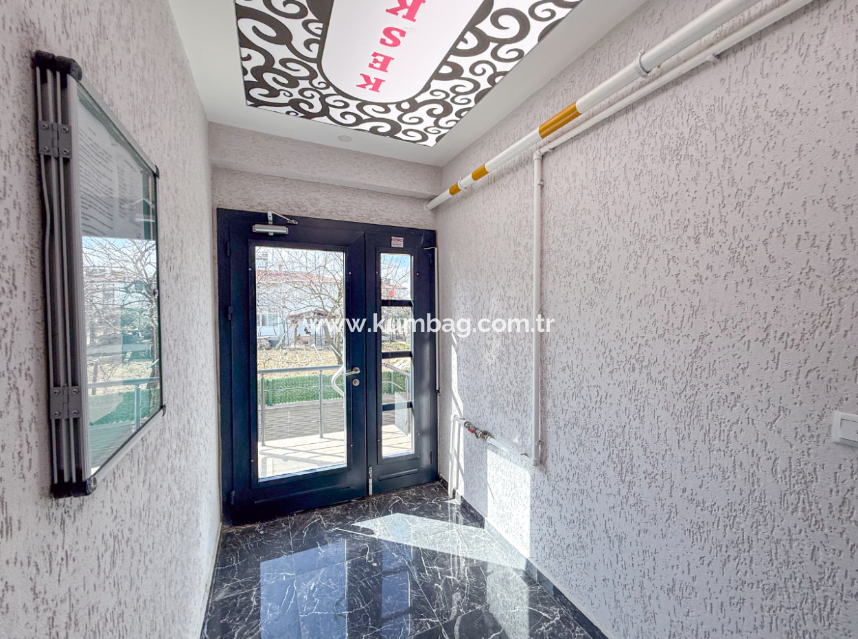 Kumbağ Ana Caddeye Sıfır Site İçinde Kiralık 1+1 Daire