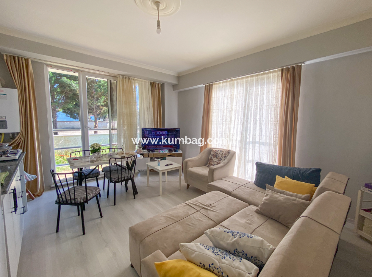 Yeni Binada Site İçinde Geniş Bahçeli Satılık Köşe 1+1 Daire