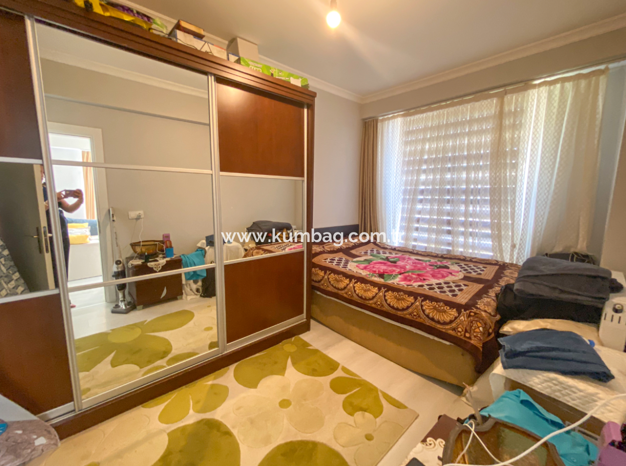 Yeni Binada Site İçinde Geniş Bahçeli Satılık Köşe 1+1 Daire