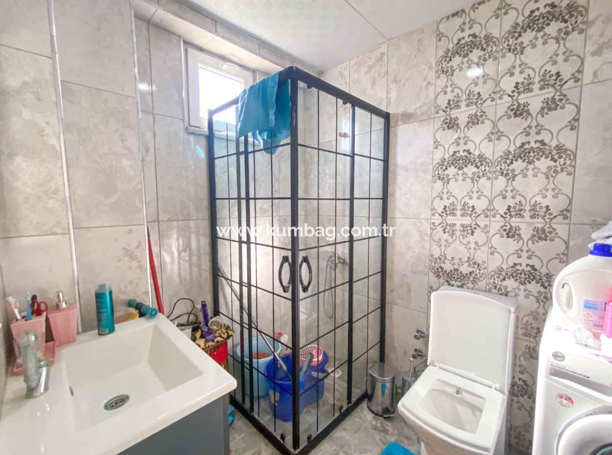 Yeni Binada Site İçinde Geniş Bahçeli Satılık Köşe 1+1 Daire