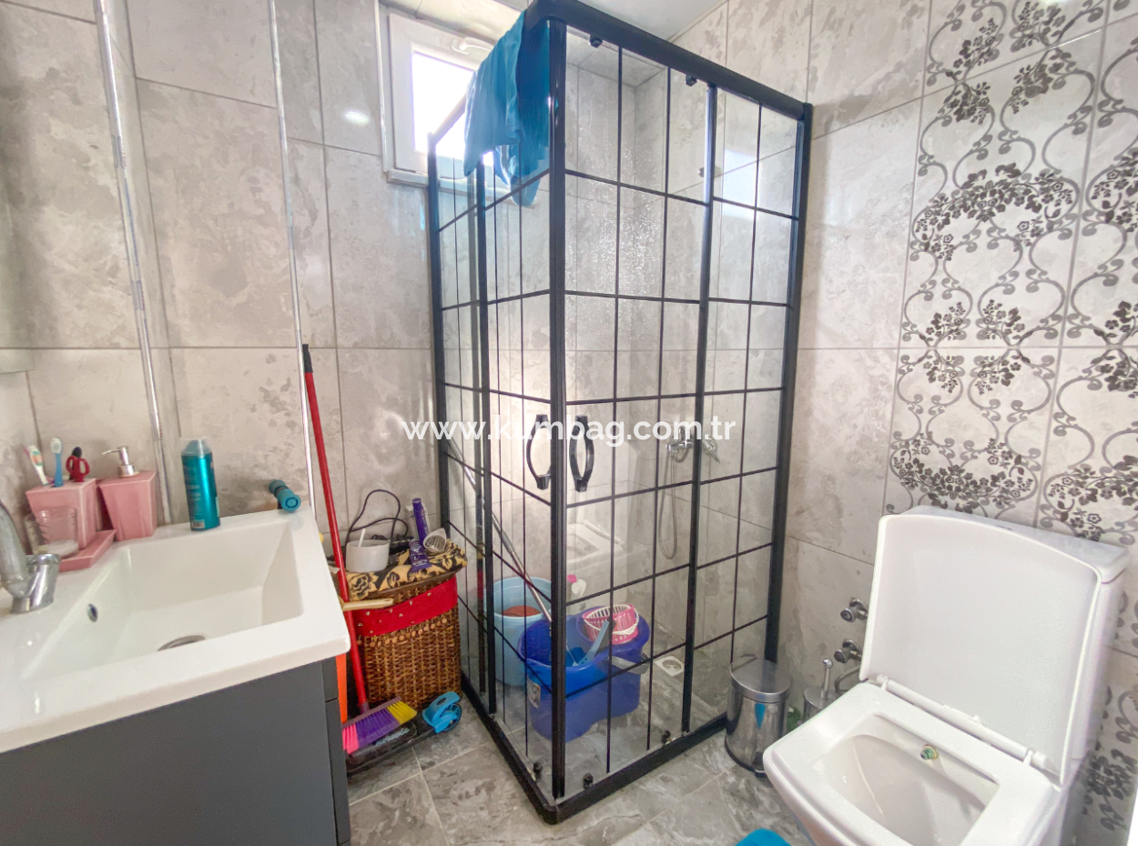 Yeni Binada Site İçinde Geniş Bahçeli Satılık Köşe 1+1 Daire