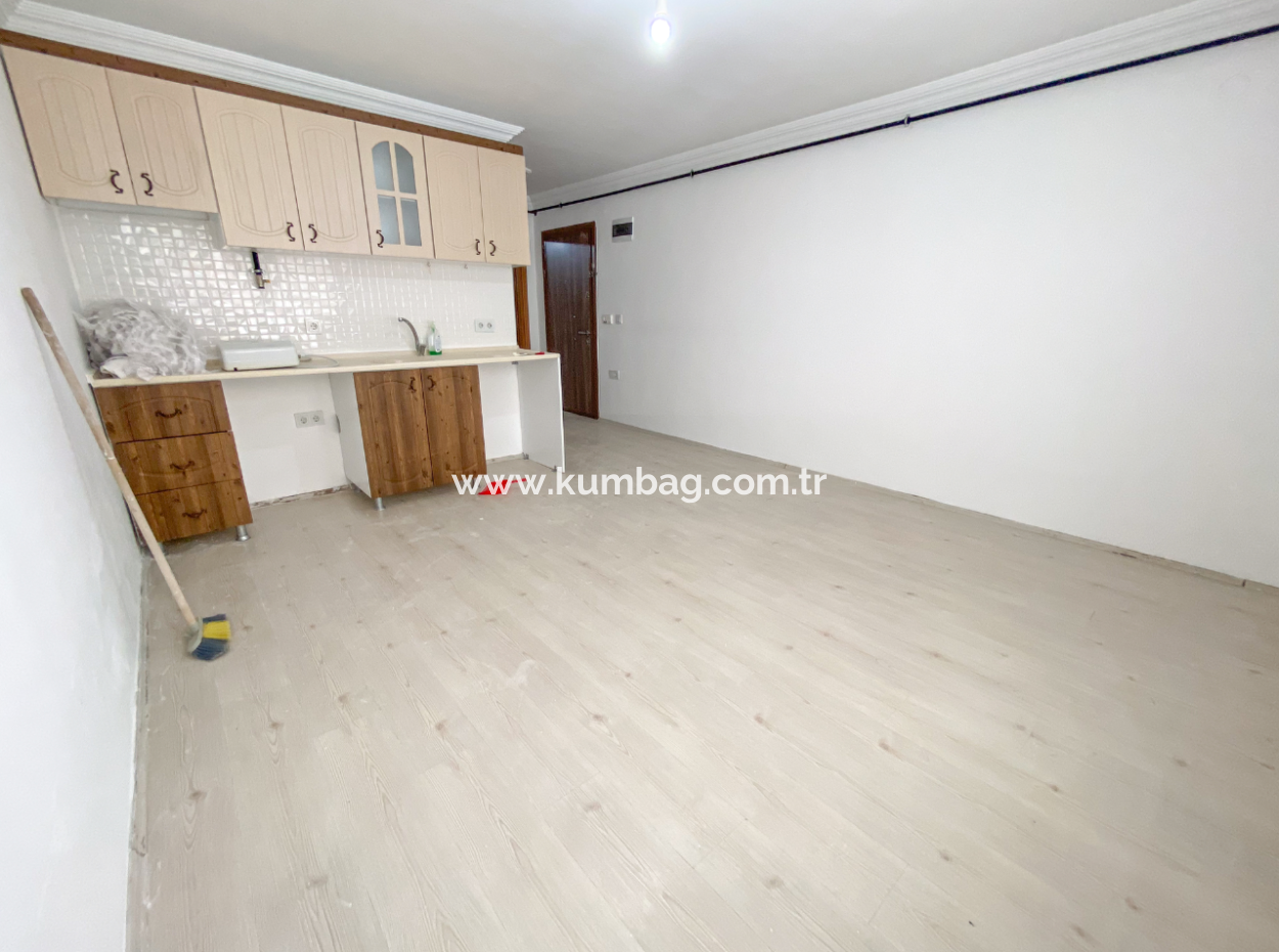 Kumbağ Merkezi Konumda Geniş Balkonlu Kiralık 1+1 Daire