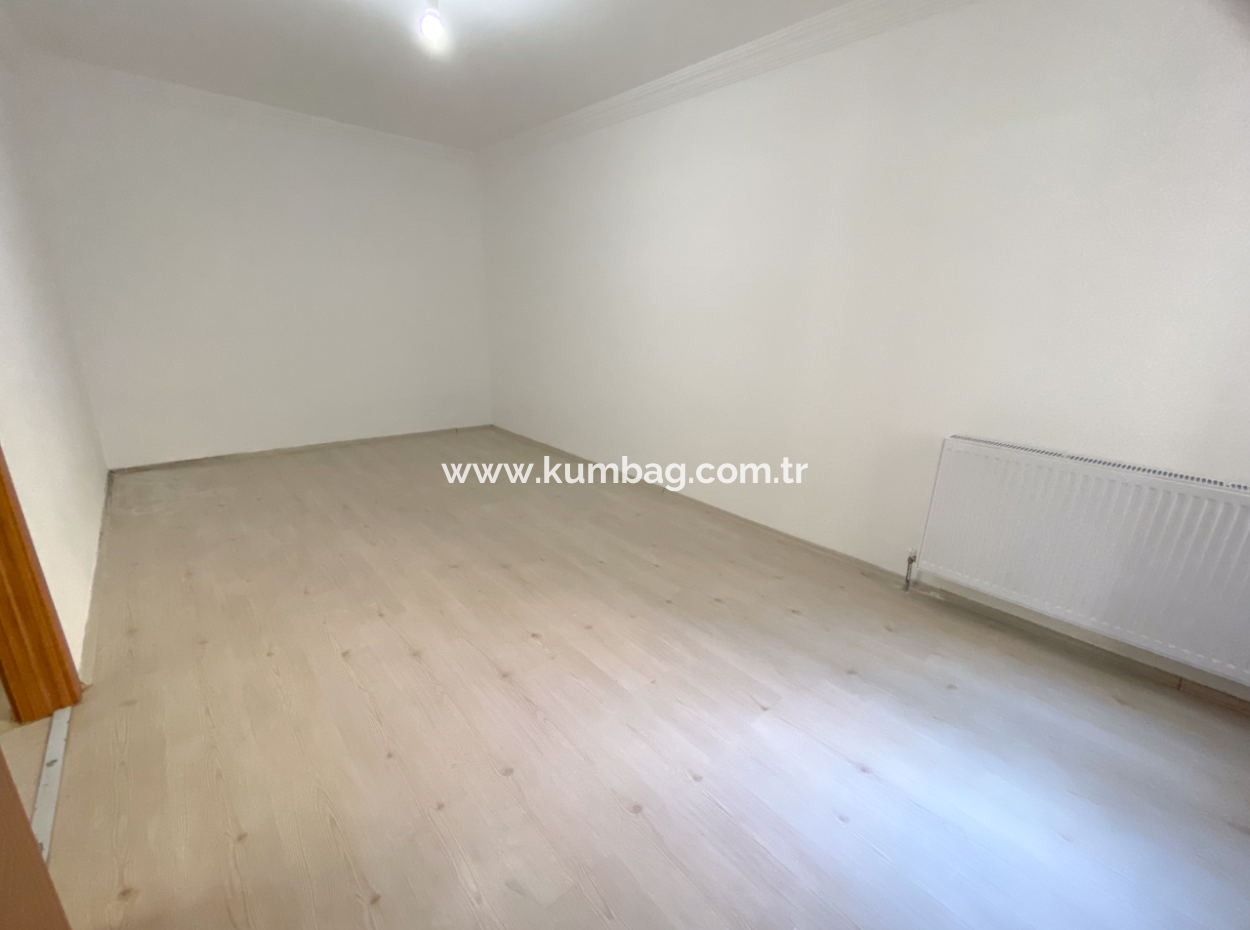 Kumbağ Merkezi Konumda Geniş Balkonlu Kiralık 1+1 Daire
