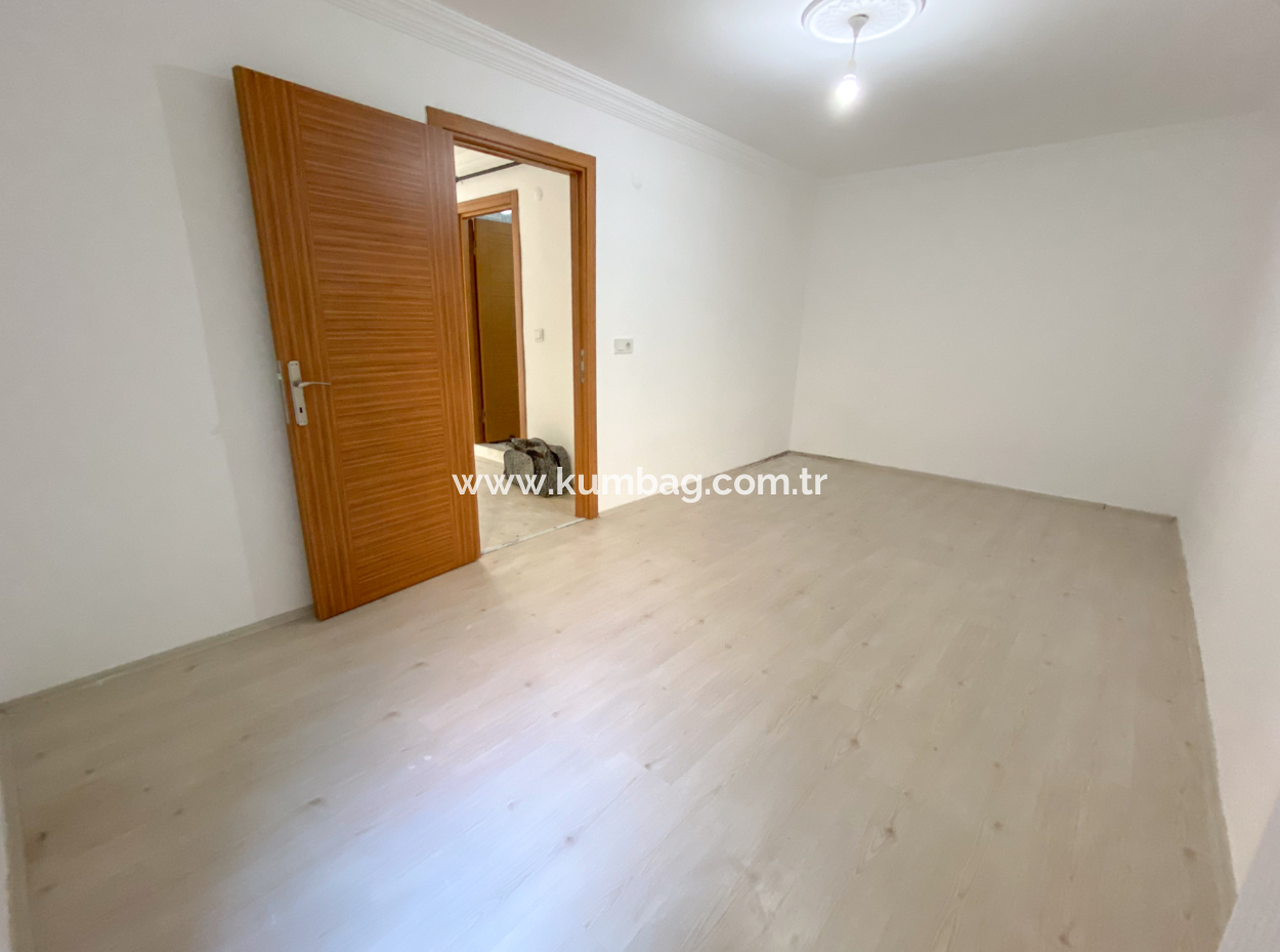 Kumbağ Merkezi Konumda Geniş Balkonlu Kiralık 1+1 Daire