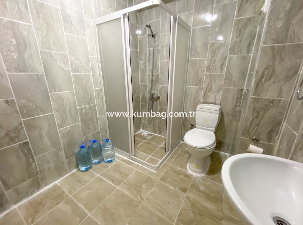 Kumbağ Merkezi Konumda Geniş Balkonlu Kiralık 1+1 Daire