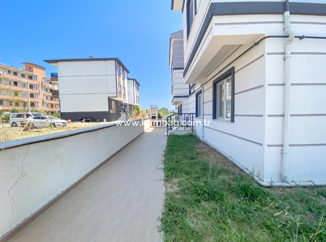 Kumbağ'da İskanlı Ferah Satılık 2+1 Köşe Daire