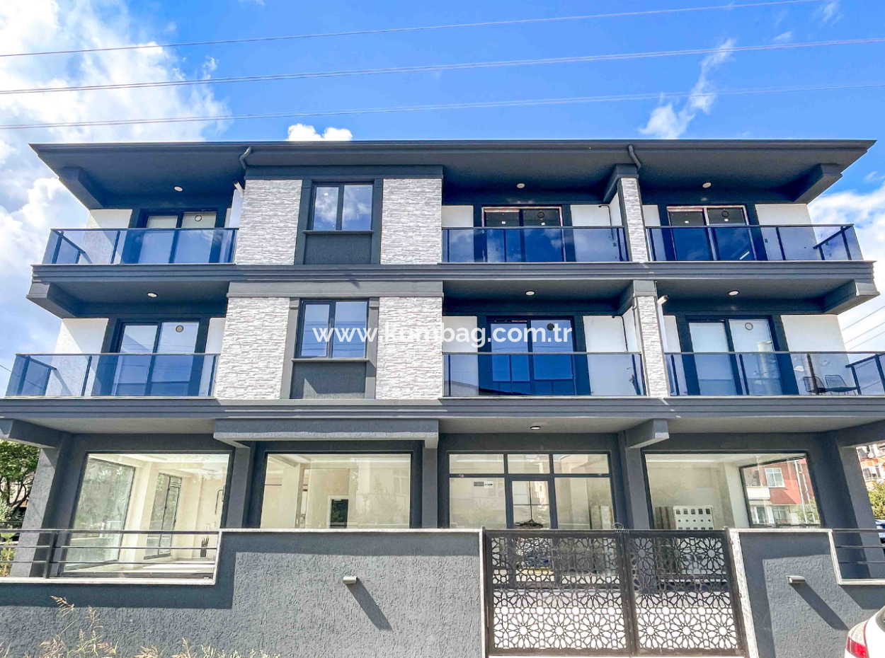 Kumbağ'da Cadde Üstü Denize Yakın Lüks Sıfır Kiralık 1+1 Daire
