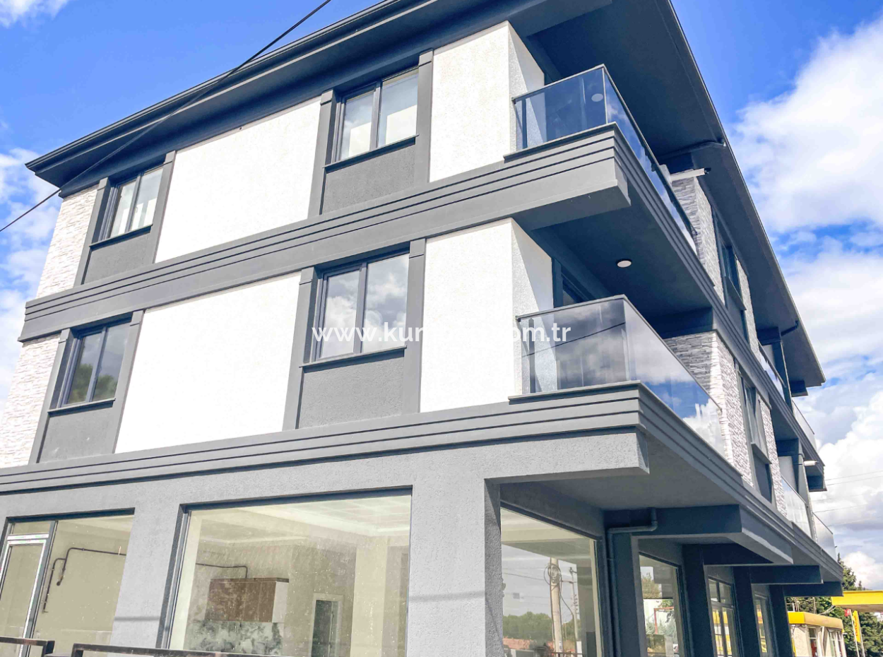 Kumbağ'da Cadde Üstü Denize Yakın Lüks Sıfır Kiralık 1+1 Daire