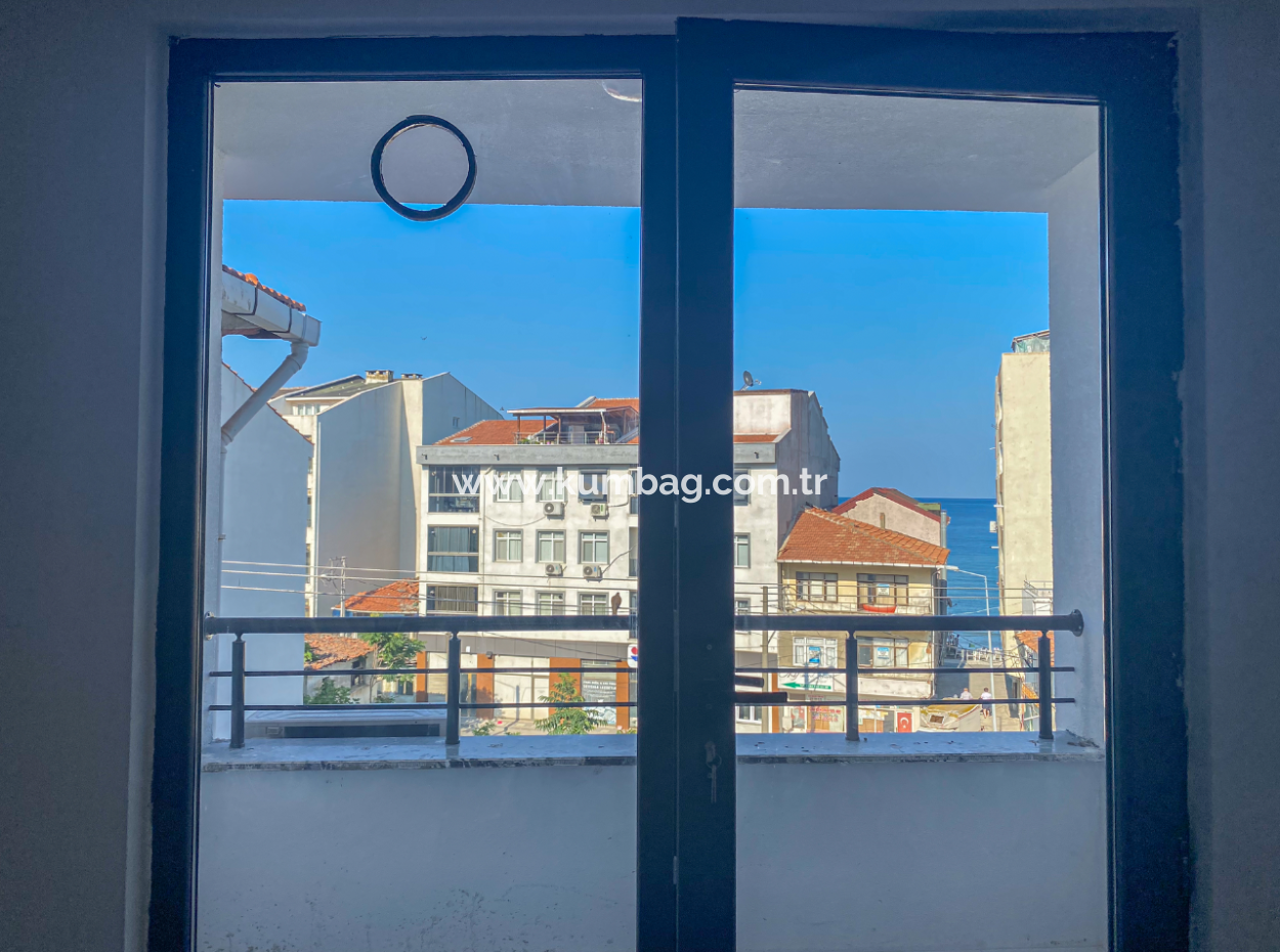 Kumbağ'da Merkezi Konumda Geniş Lüks Satılık 2+1 Daireler