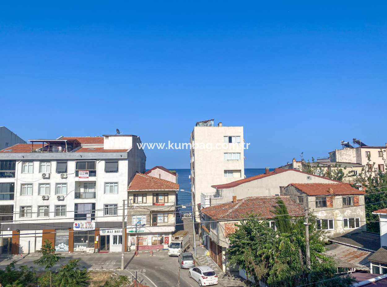 Kumbağ'da Merkezi Konumda Geniş Lüks Satılık 2+1 Daireler
