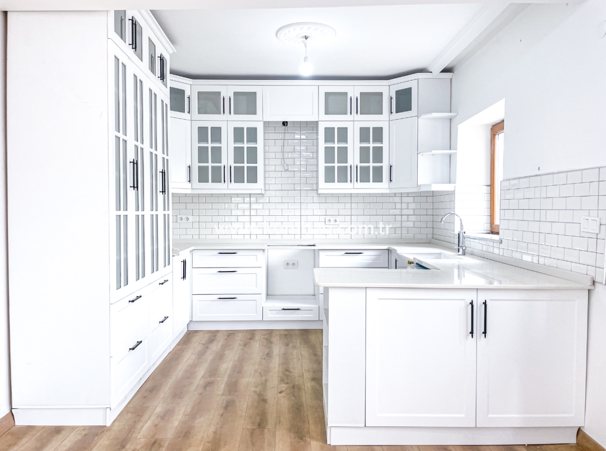 Tekirdağ Naipköy Mah. 4+1 Satılık Müstakil Köy Evi Ve Müştemilat