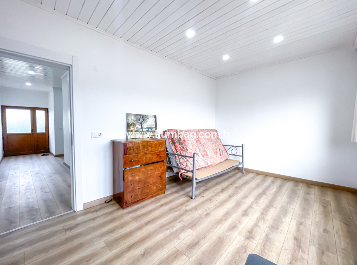 Tekirdağ Naipköy Mah. 4+1 Satılık Müstakil Köy Evi Ve Müştemilat