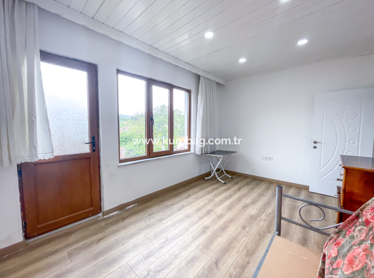 Tekirdağ Naipköy Mah. 4+1 Satılık Müstakil Köy Evi Ve Müştemilat