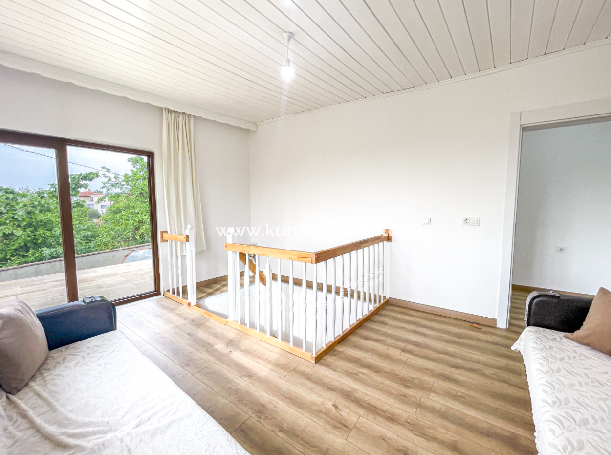 Tekirdağ Naipköy Mah. 4+1 Satılık Müstakil Köy Evi Ve Müştemilat