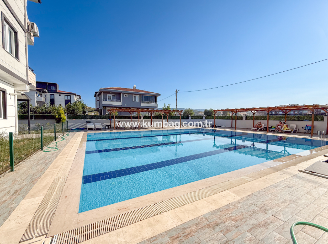 Havuzlu Aquaparklı Güvenlikli Site İçinde Satılık 1+1 Daire