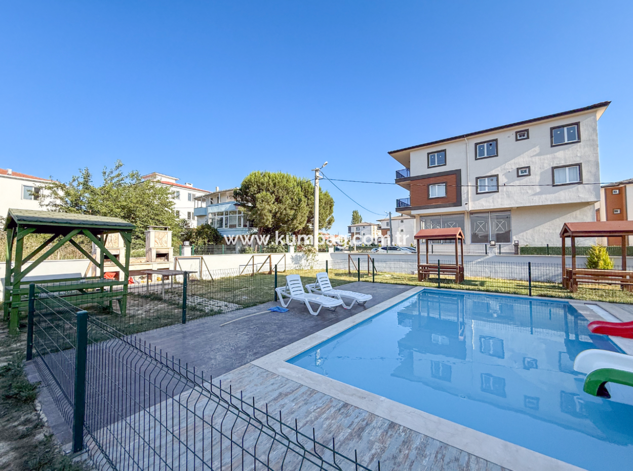 Havuzlu Aquaparklı Güvenlikli Site İçinde Satılık 1+1 Daire