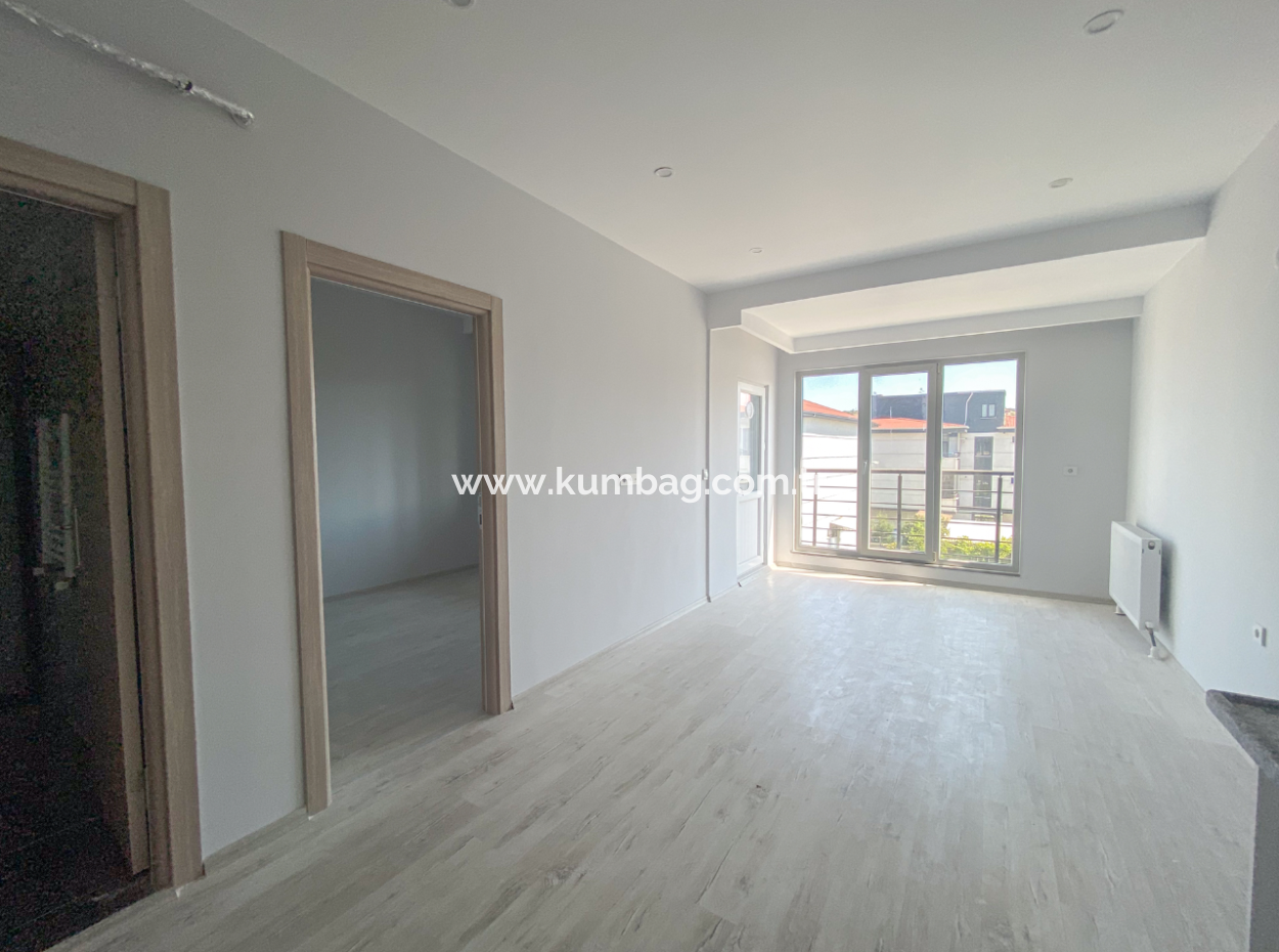 Havuzlu Aquaparklı Güvenlikli Site İçinde Satılık 1+1 Daire