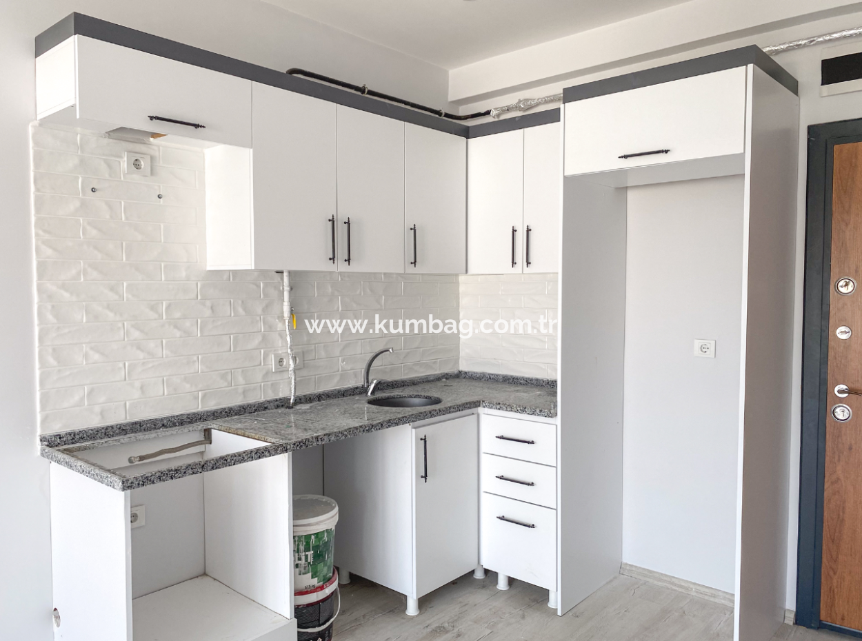 Havuzlu Aquaparklı Güvenlikli Site İçinde Satılık 1+1 Daire