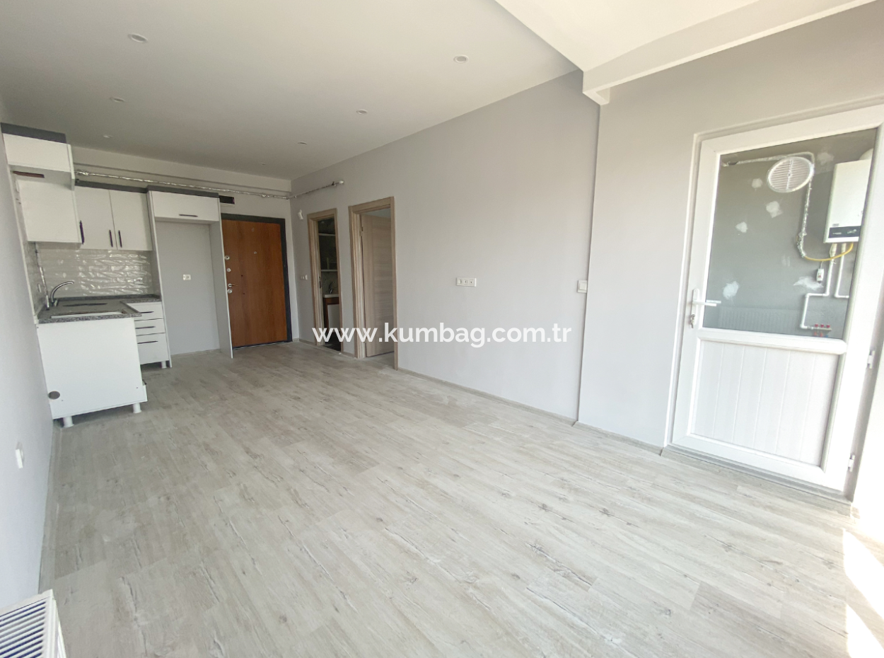 Havuzlu Aquaparklı Güvenlikli Site İçinde Satılık 1+1 Daire