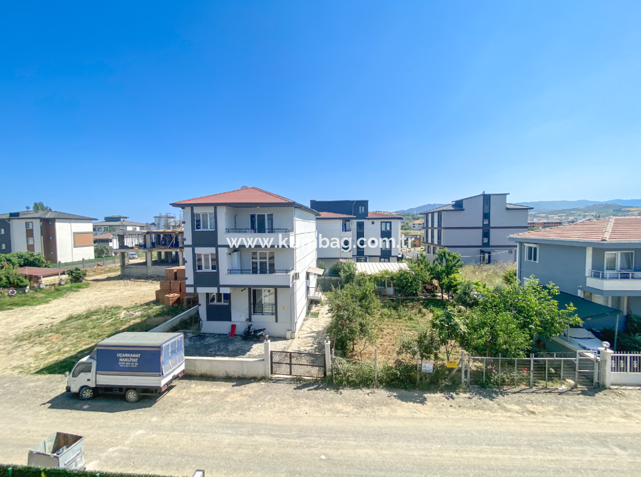 Havuzlu Aquaparklı Güvenlikli Site İçinde Satılık 1+1 Daire