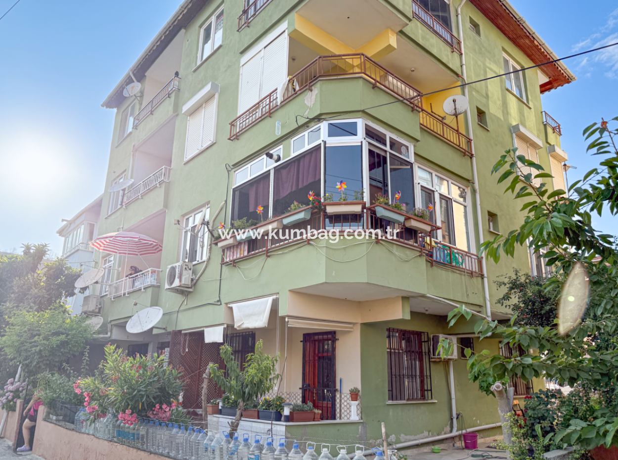 Kumbağ'da Pazar Sokağında Eşyalı Satılık 2+1 Daire