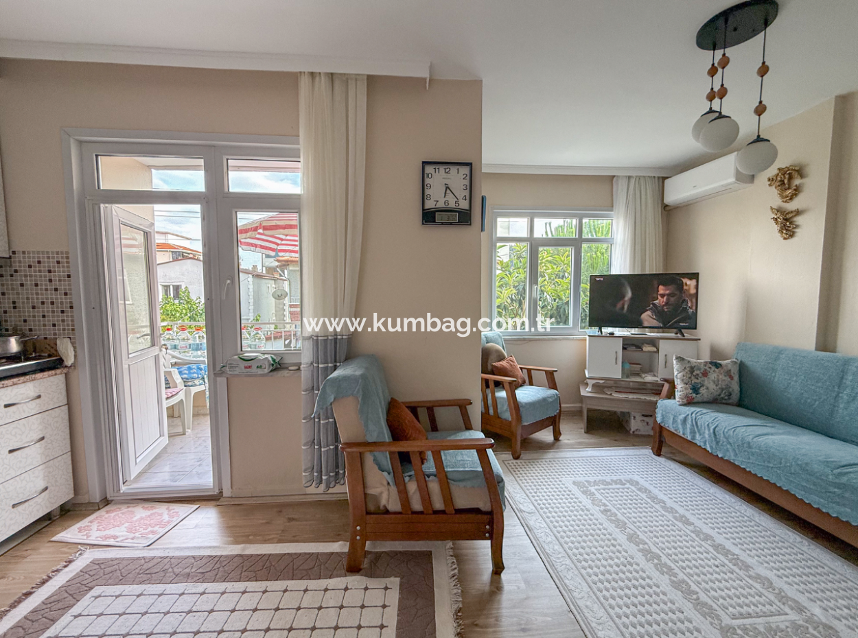 Kumbağ'da Pazar Sokağında Eşyalı Satılık 2+1 Daire
