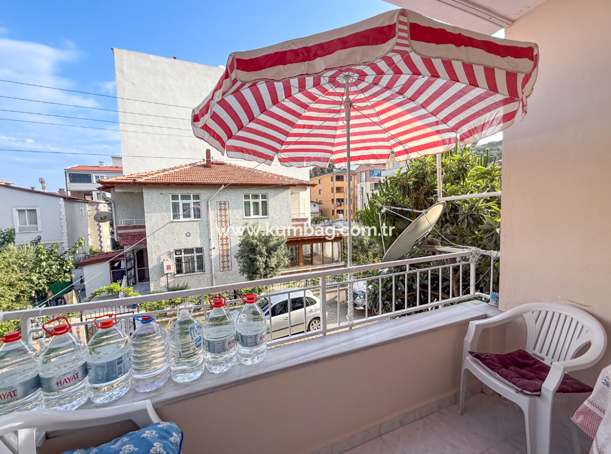 Kumbağ'da Pazar Sokağında Eşyalı Satılık 2+1 Daire