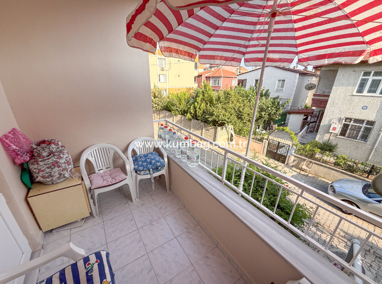 Kumbağ'da Pazar Sokağında Eşyalı Satılık 2+1 Daire