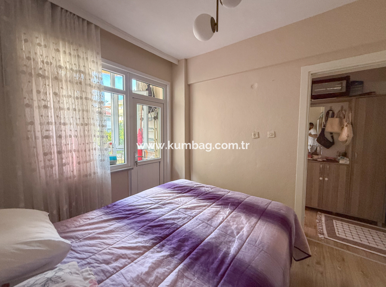 Kumbağ'da Pazar Sokağında Eşyalı Satılık 2+1 Daire