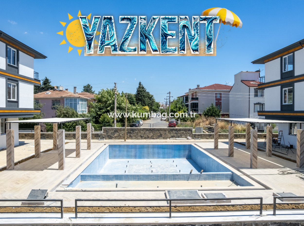 Kumbağ Deniz Tarafında Havuzlu Sitede Satılık Lüks 2+1 Daireler