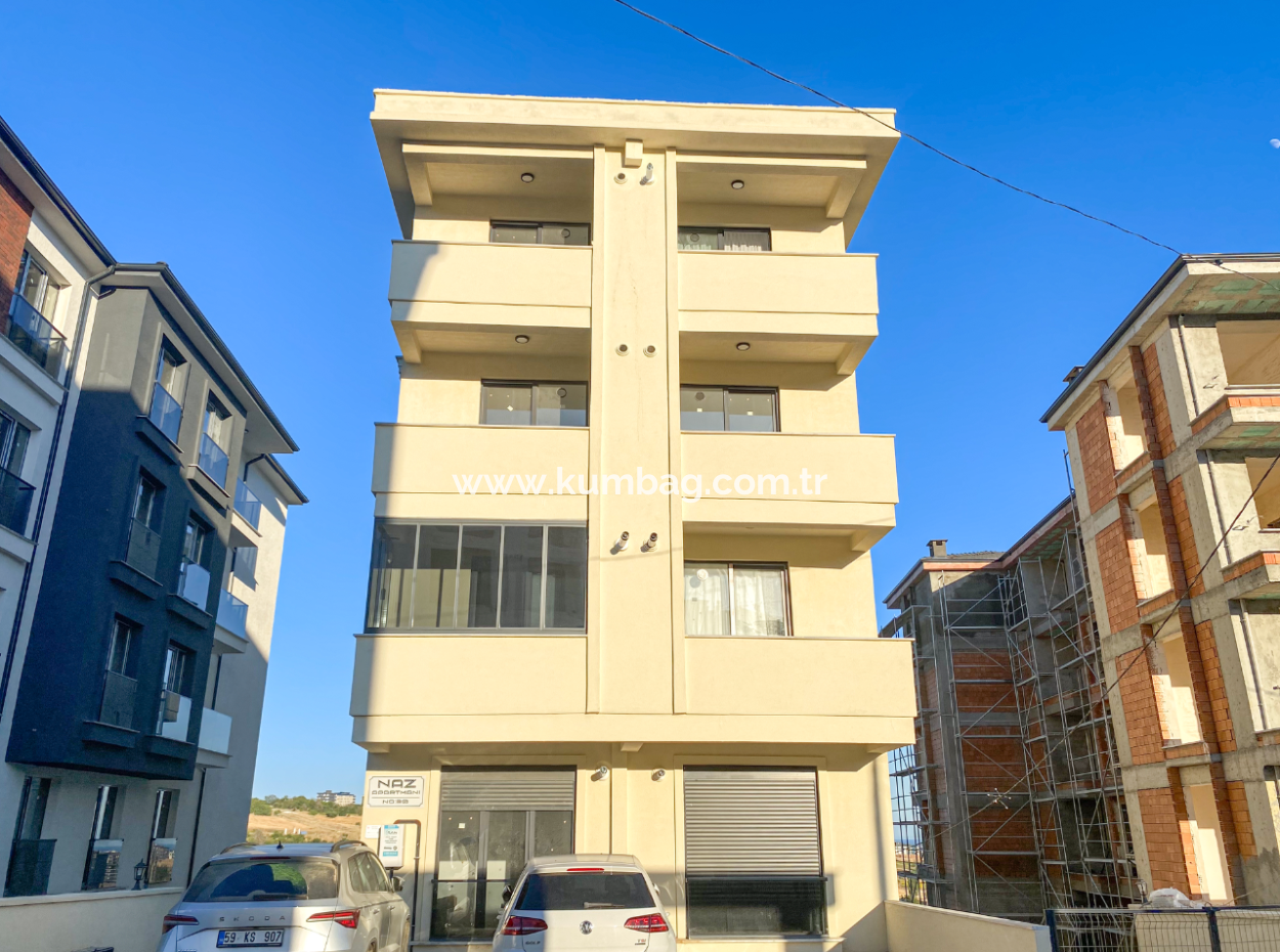 Merkezi Konumda Deniz Manzaralı Bahçeli Lüks 1+1 Satılık Daire