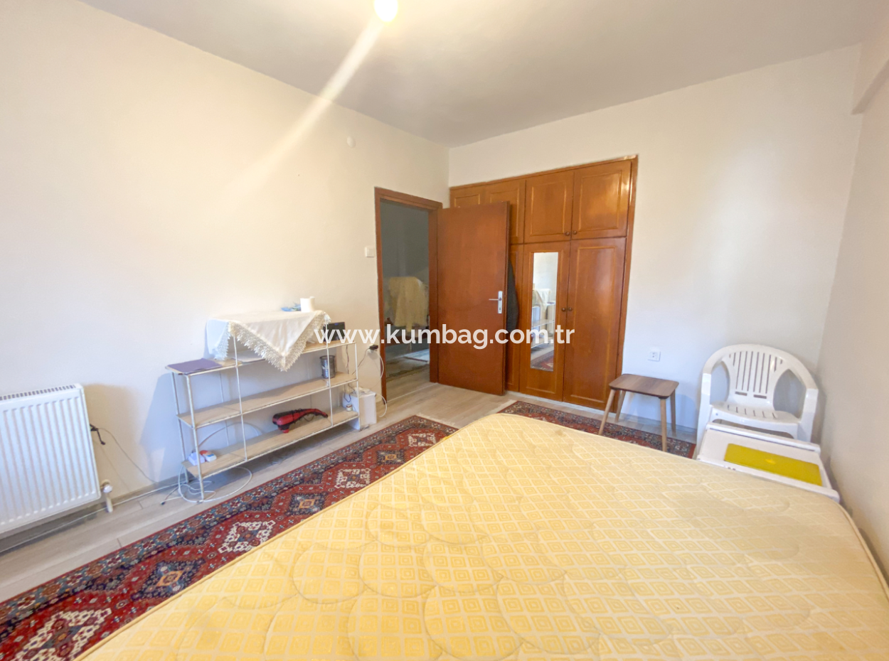  Kumbağ'da Denize Sıfır Site İçinde Satılık 3+1 Bahçeli Villa