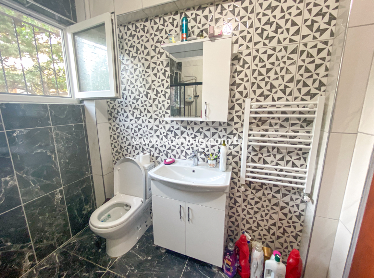  Kumbağ'da Denize Sıfır Site İçinde Satılık 3+1 Bahçeli Villa