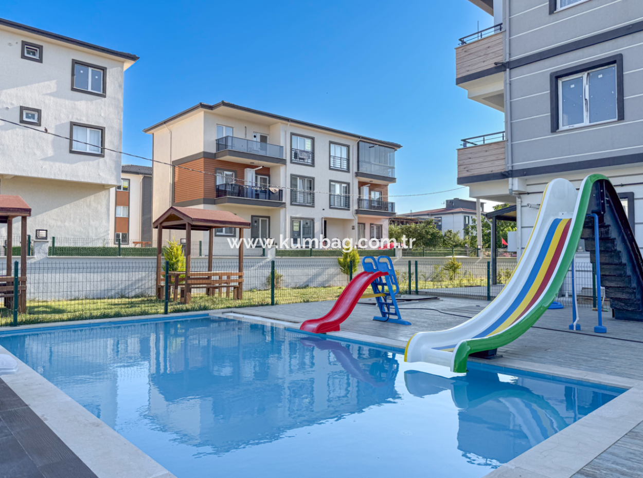 Havuzlu Aquaparklı Güvenlikli Site İçinde Kiralık 2+1 Daire