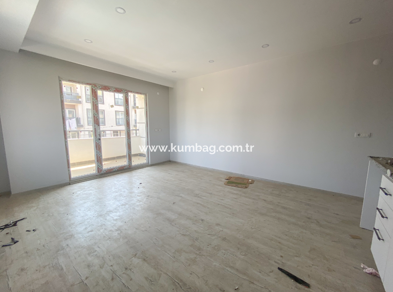 Havuzlu Aquaparklı Güvenlikli Site İçinde Kiralık 2+1 Daire