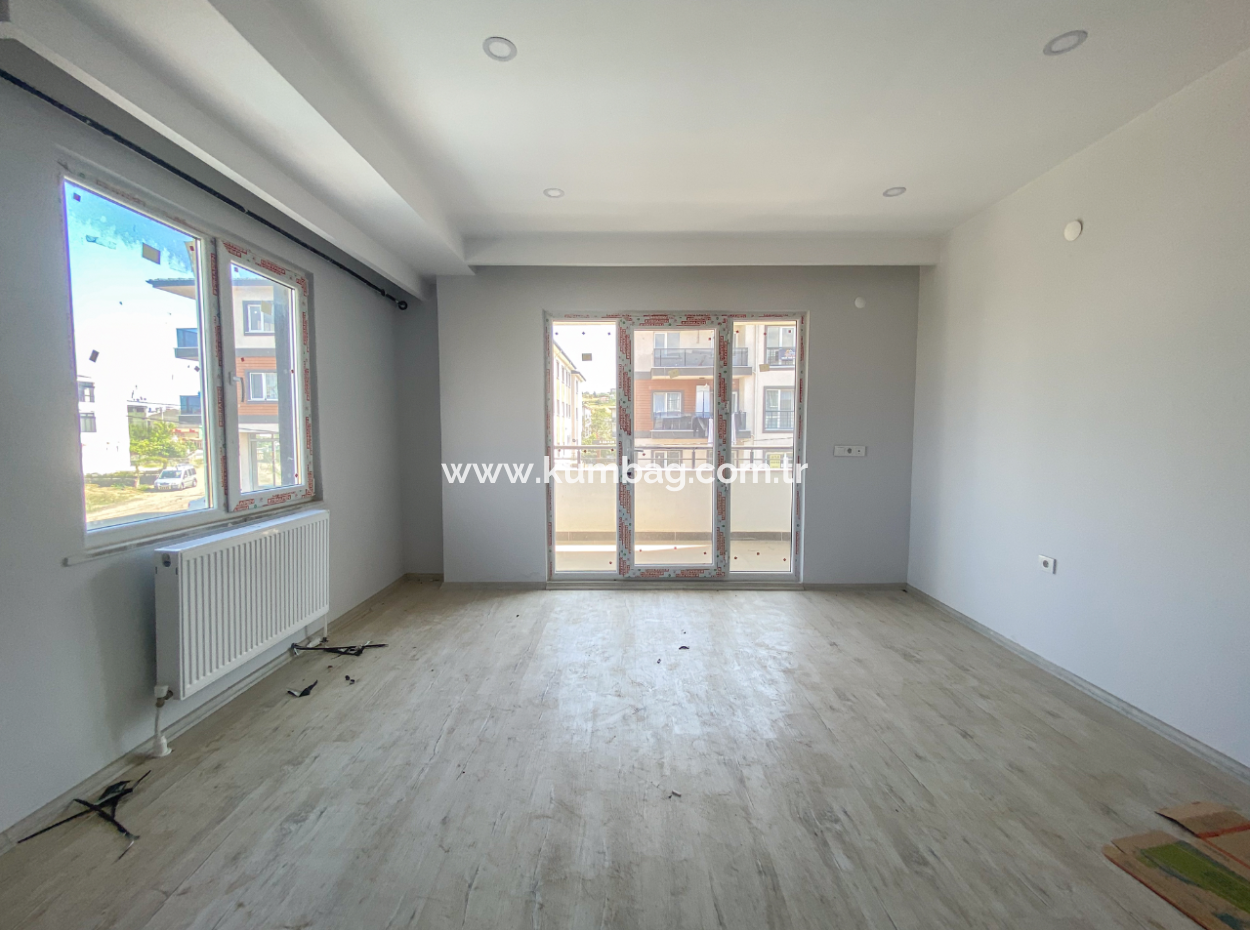 Havuzlu Aquaparklı Güvenlikli Site İçinde Kiralık 2+1 Daire