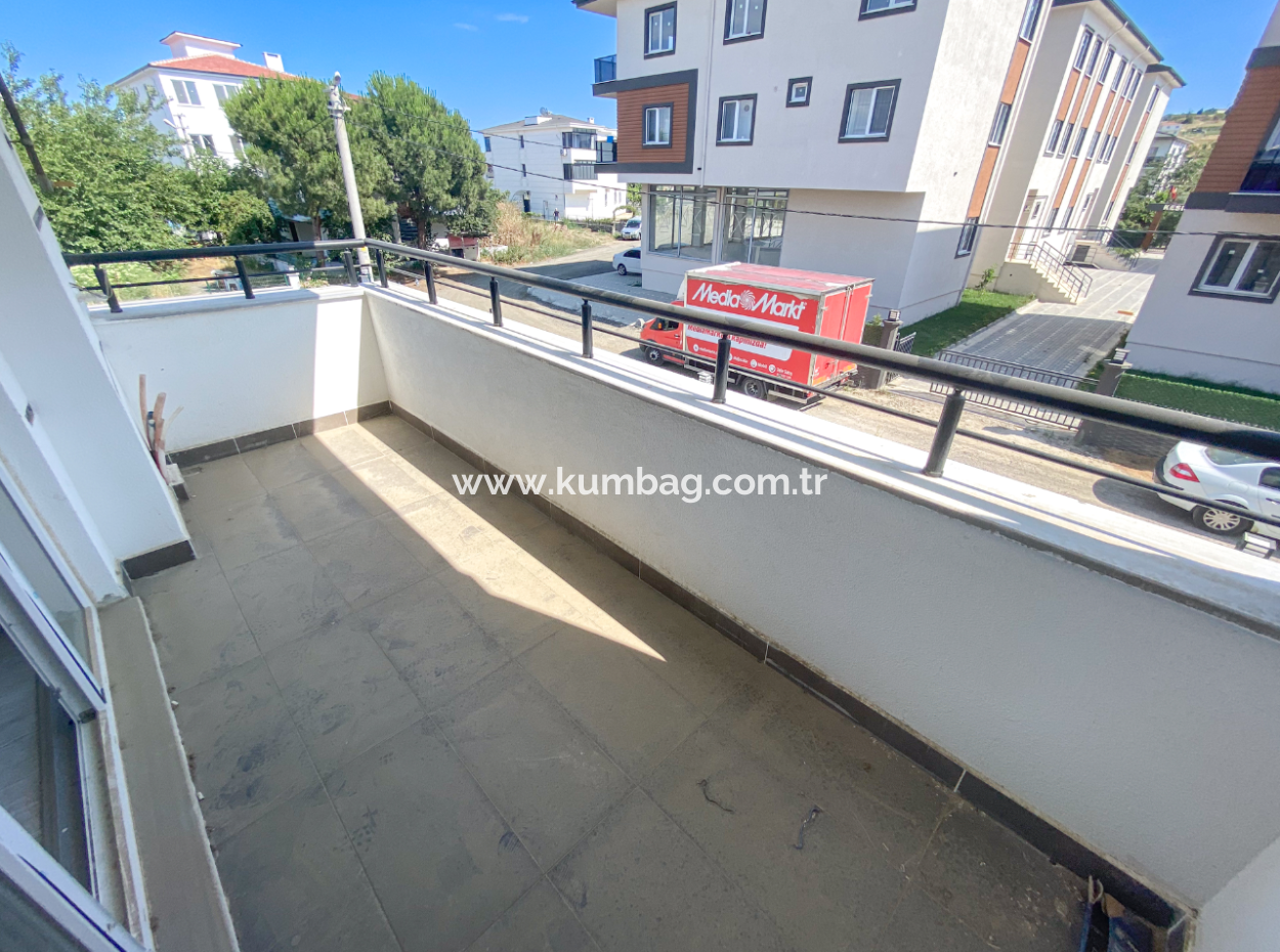 Havuzlu Aquaparklı Güvenlikli Site İçinde Kiralık 2+1 Daire