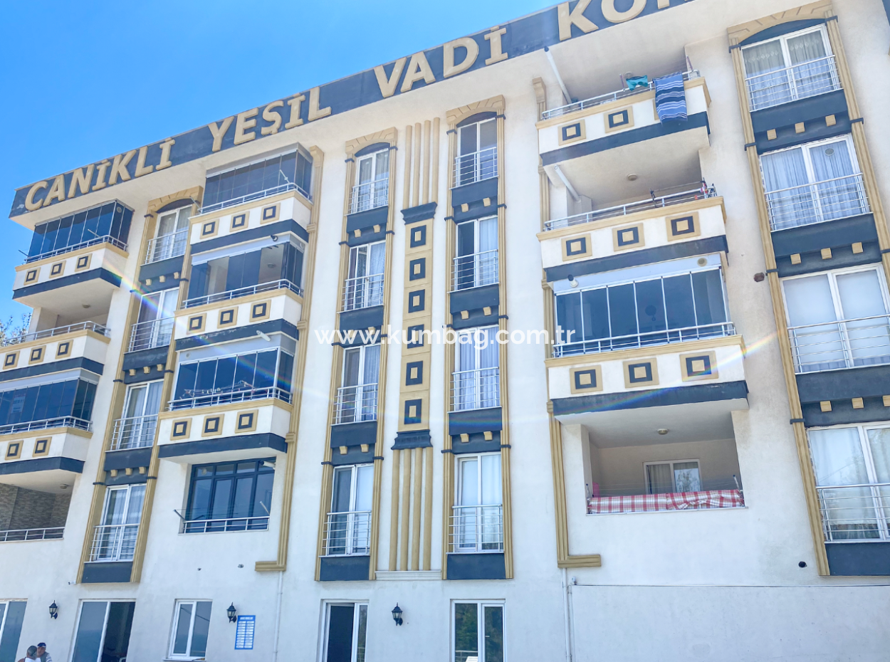 Kumbağ'da Deniz Manzaralı Havuzlu Eşyalı 2+1 Satılık Daire