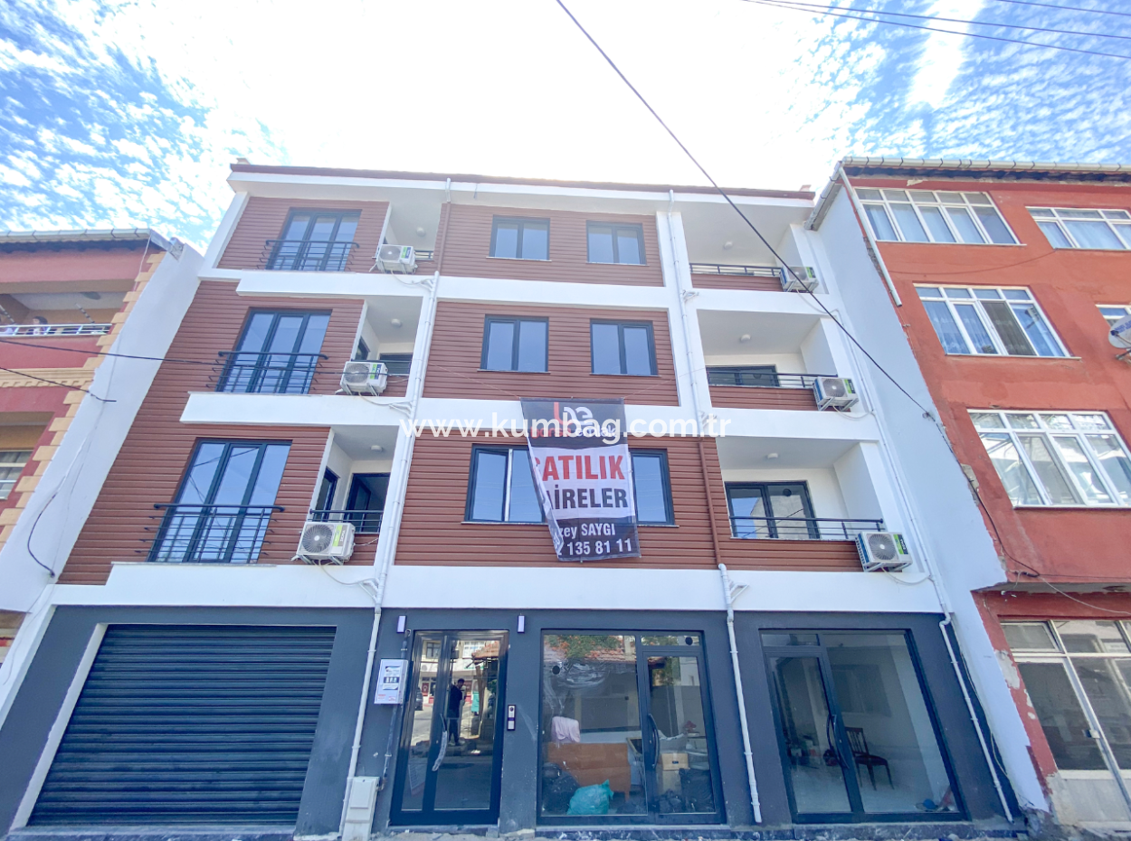 Kumbağ'da Merkezi Konumda Geniş Lüks Satılık 2+1 Daireler