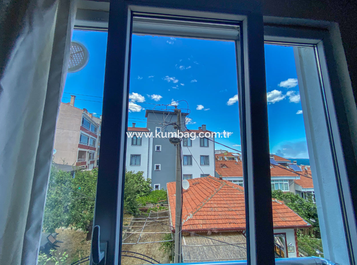 Kumbağ'da Merkezi Konumda Eşyalı 2+1 Kiralık Daire