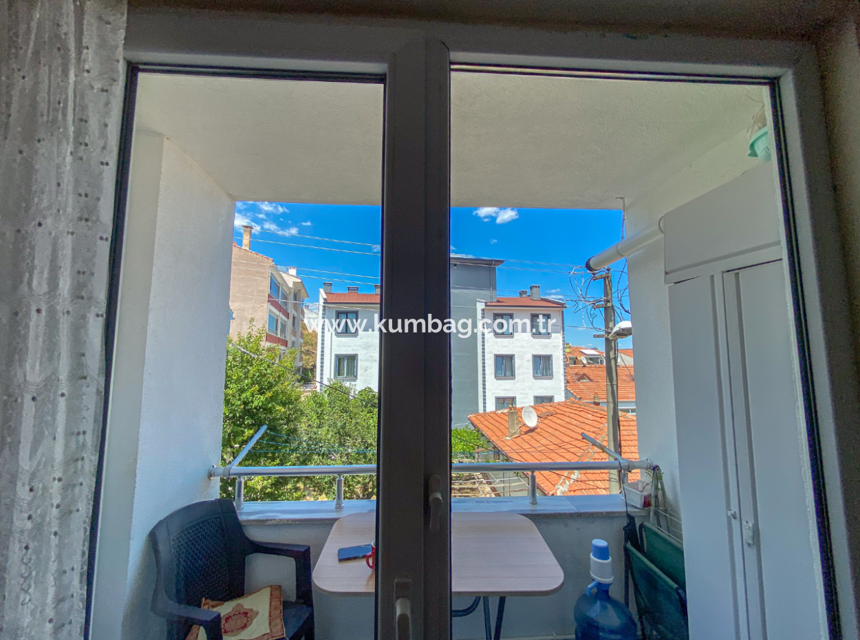 Kumbağ'da Merkezi Konumda Eşyalı 2+1 Kiralık Daire