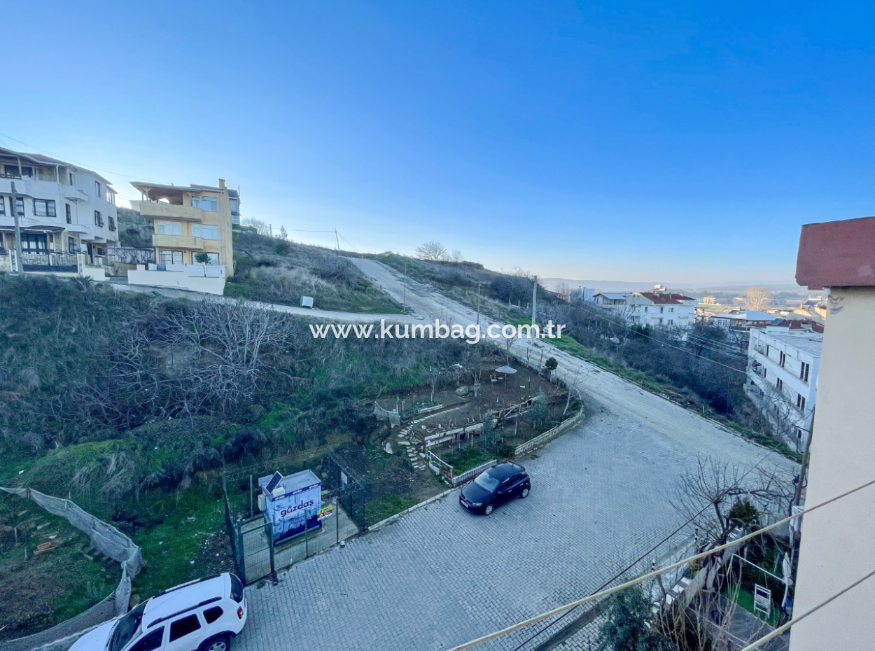 Kumbağ'da Merkezi Konumda Asansörlü Eşyalı 2+1 Kiralık Daire